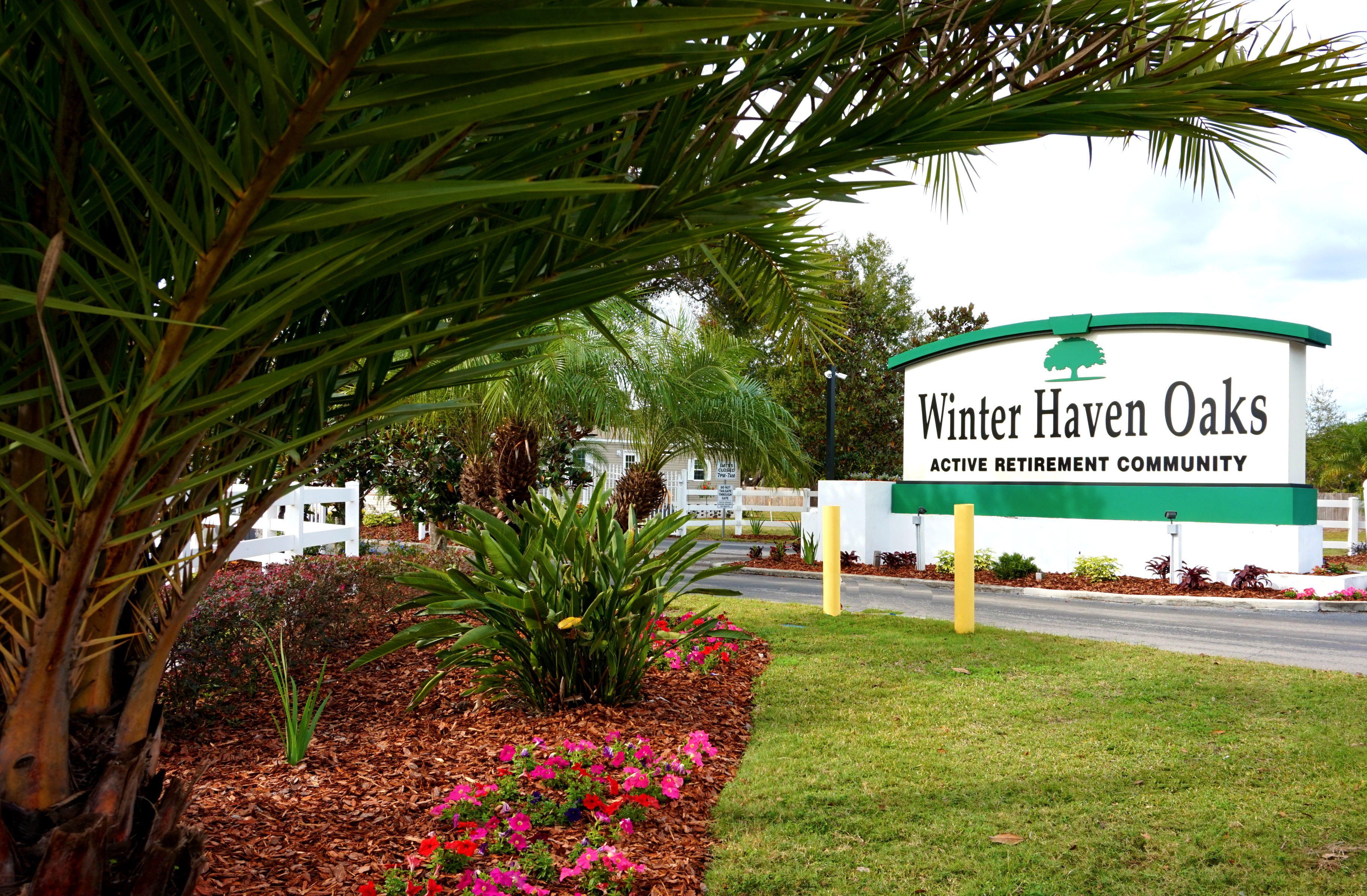 1 Winter Haven Oaks Entrance Sun Resales