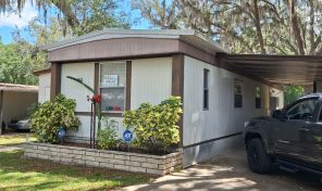 Unfurnished 2/1.5 in Sixth Avenue Mobile Home Community