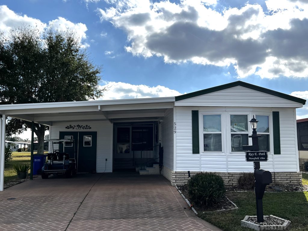 Home on golf course + golf cart in Hidden Golf Club