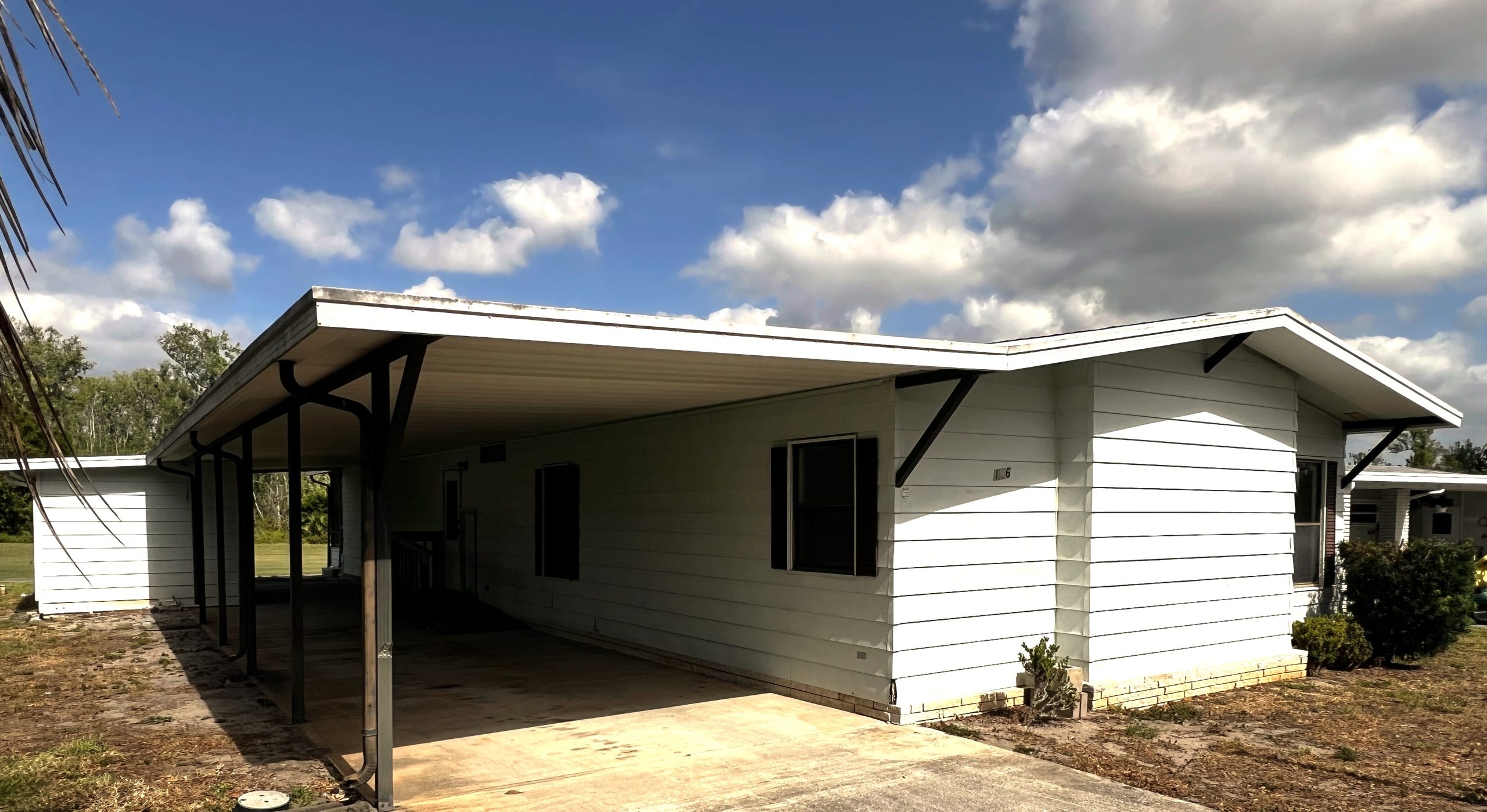 Charming Golf Course Oasis – Your Dream Mobile Home Awaits!