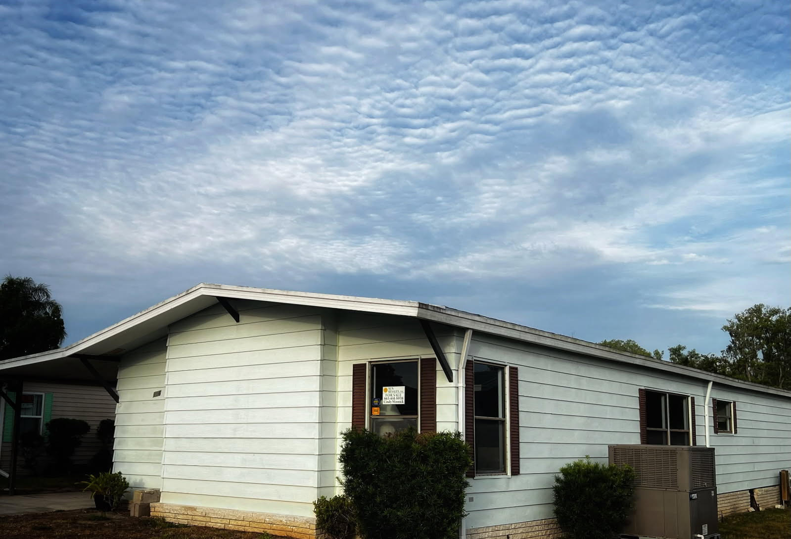Charming Golf Course Oasis – Your Dream Mobile Home Awaits!