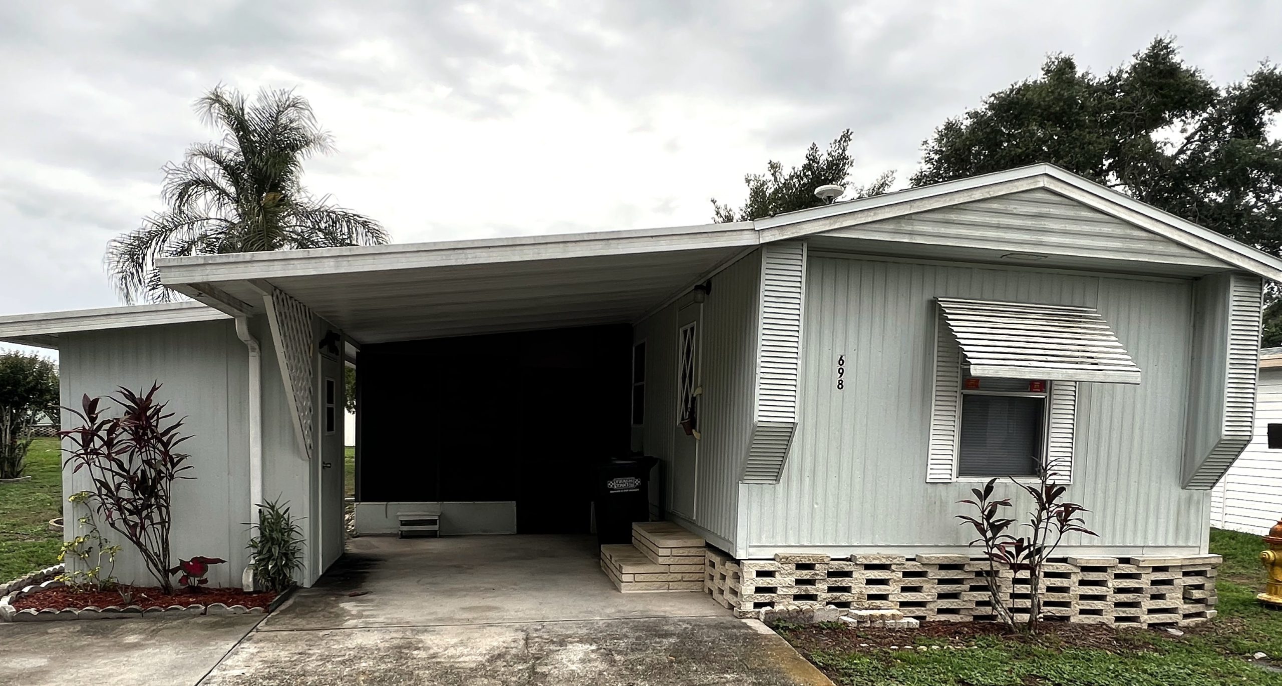 **Your Perfect 1-Bedroom Retreat in Hidden Golf!**