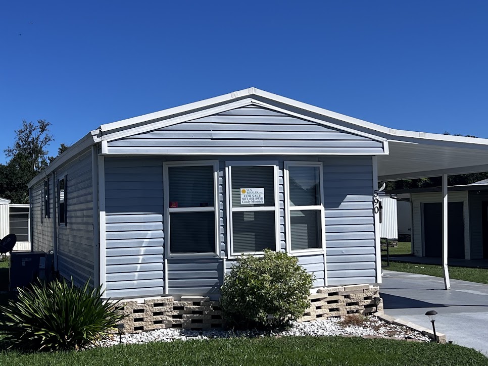 PRICE REDUCTION!   Updated 2 Bed / 2 Bath  – Hidden Golf & Tennis, Winter Haven