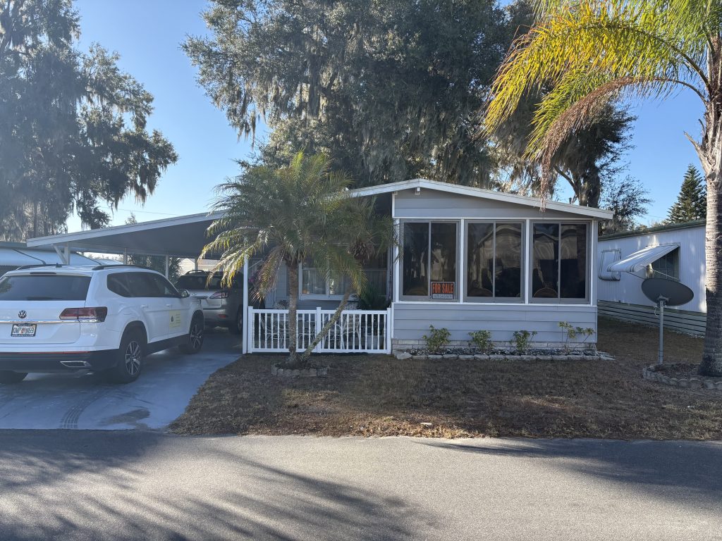 Welcome to 1030 Wisconsin Street SE in Fort Meade