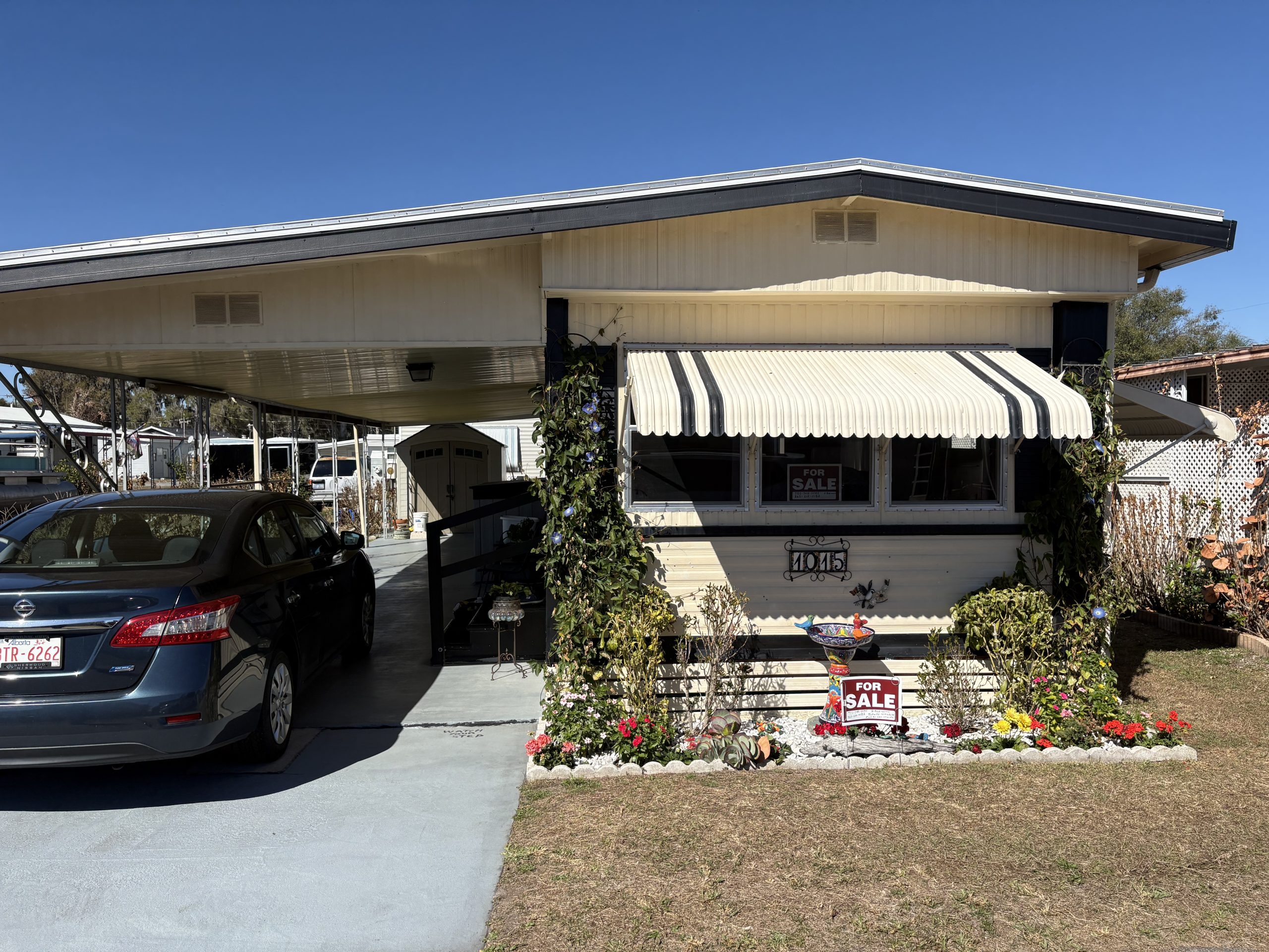 Come enjoy this 2/1 in Fort Meade Estates