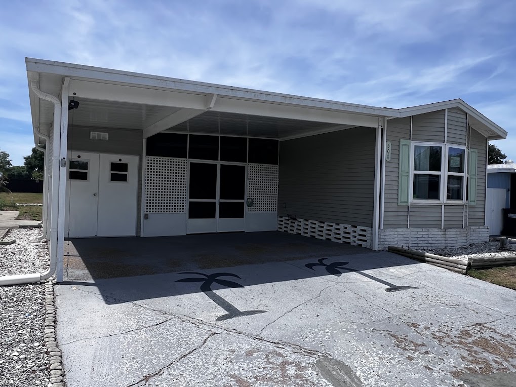 Great home with golf course and pond views in Hidden Golf Club