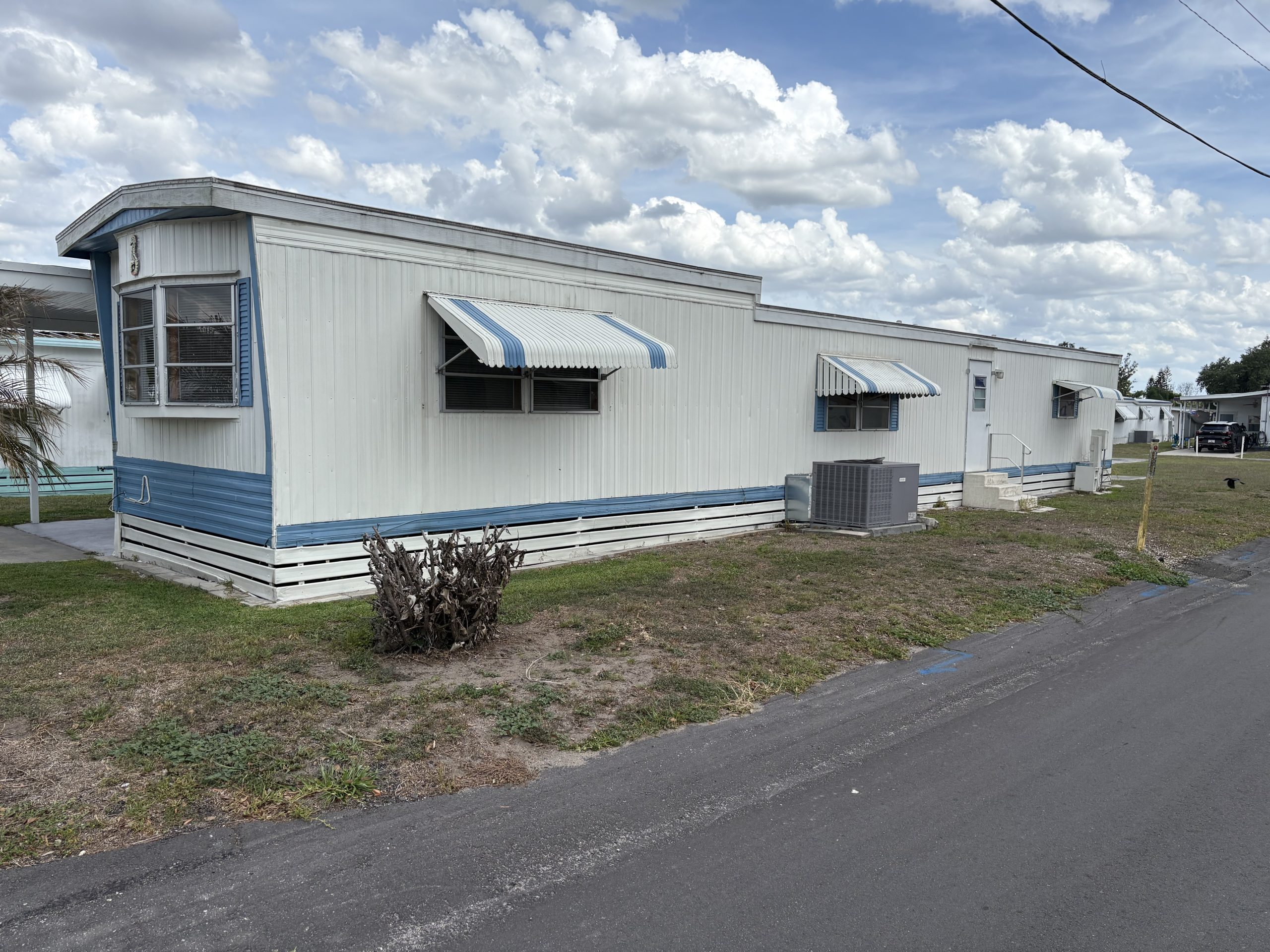 Charming 1BR/1BA Mobile Home in Peaceful 55+ Community – Corner Lot!