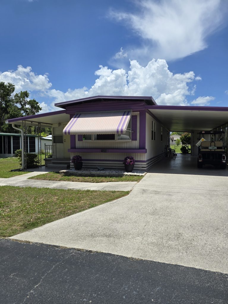 Move in ready 2/1 in Harmony Heights, Dade City, FL