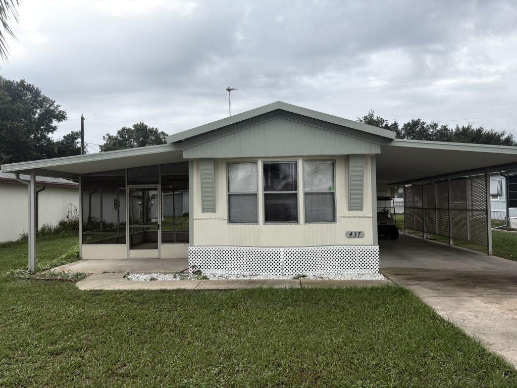 Cozy 2/1 in Whidden Mobile Home Park & RV Park, Frostproof, Florida